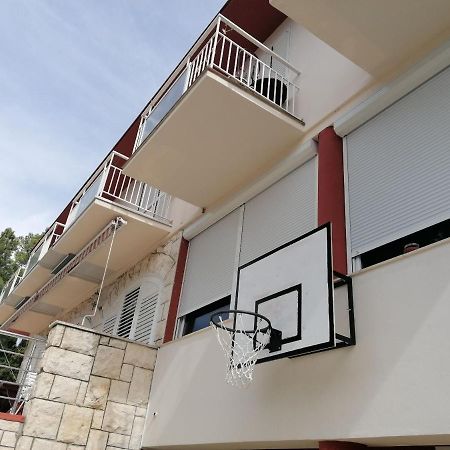 Apartment And Rooms Franka Zaboric Bagian luar foto